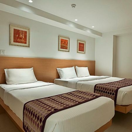 Hotel Leafio-Near Airport Βομβάη Εξωτερικό φωτογραφία