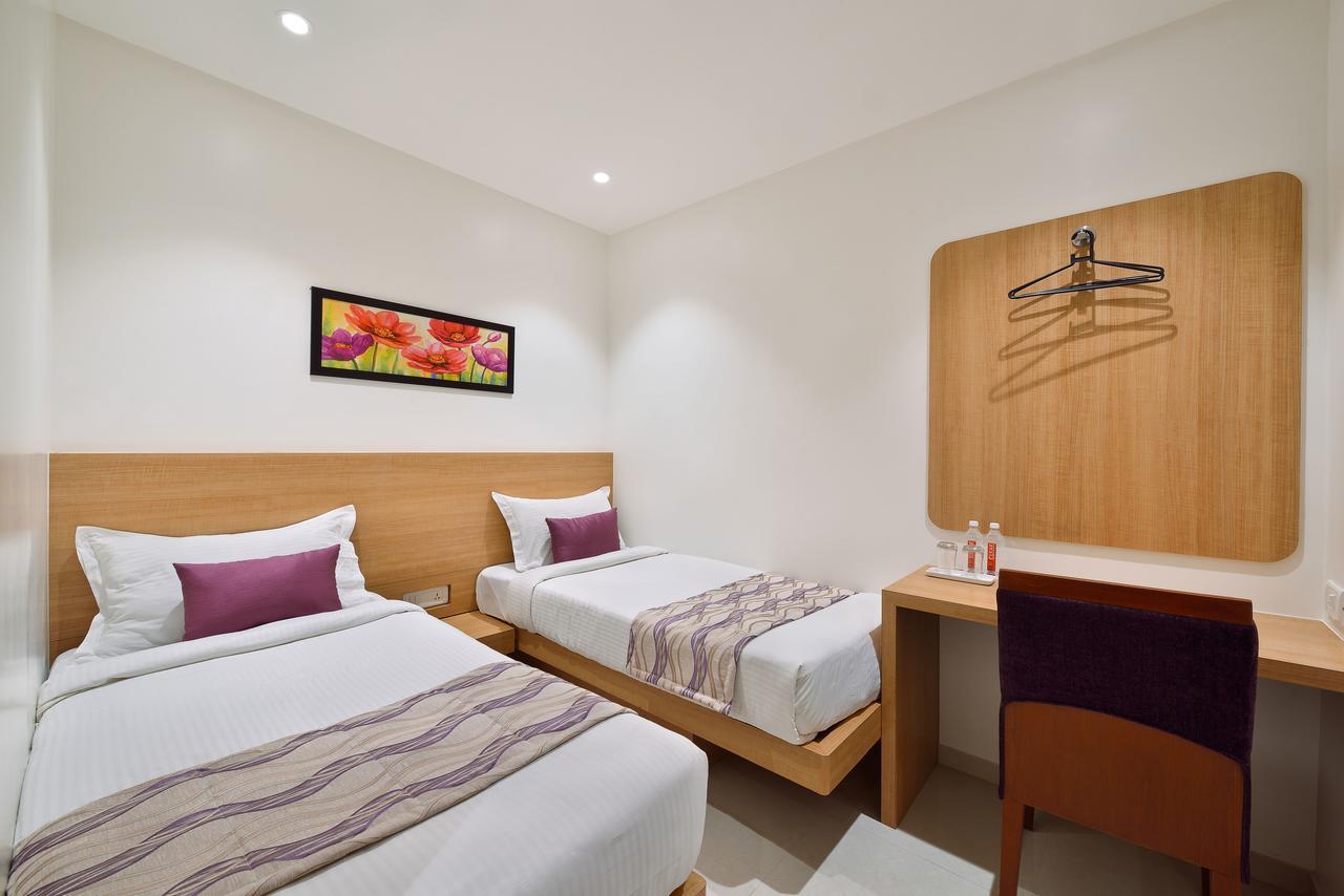Hotel Leafio-Near Airport Βομβάη Εξωτερικό φωτογραφία
