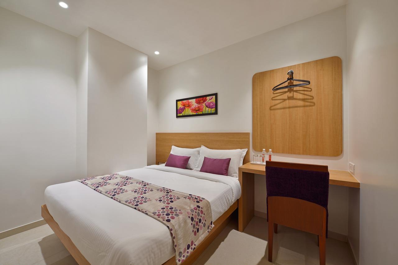 Hotel Leafio-Near Airport Βομβάη Εξωτερικό φωτογραφία